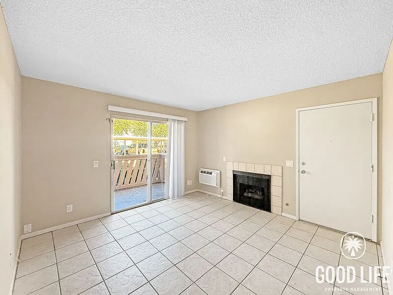 2 bed, 1.5 bath, 903 sqft, $2,395 — Photo 1
