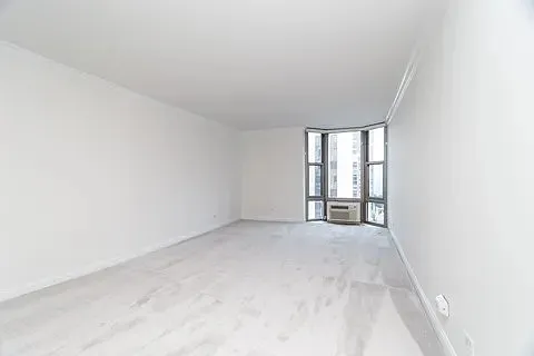 Building Photo - 1340 N Dearborn St #12A