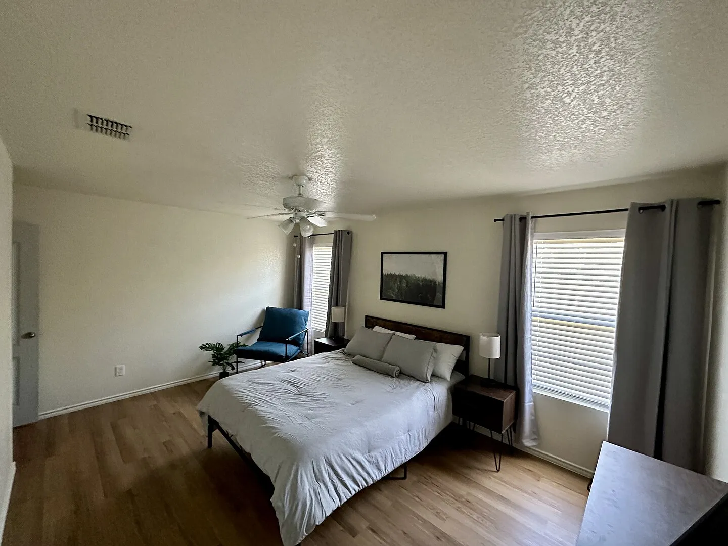 San Antonio 2/1 near Lackland AFB and Hospital district — Photo 3