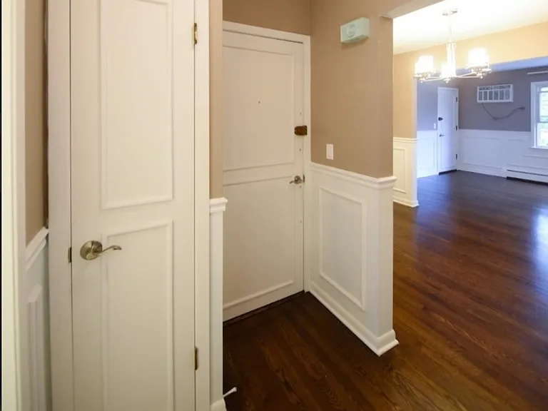 4128 W Byron St #202 — Photo 9