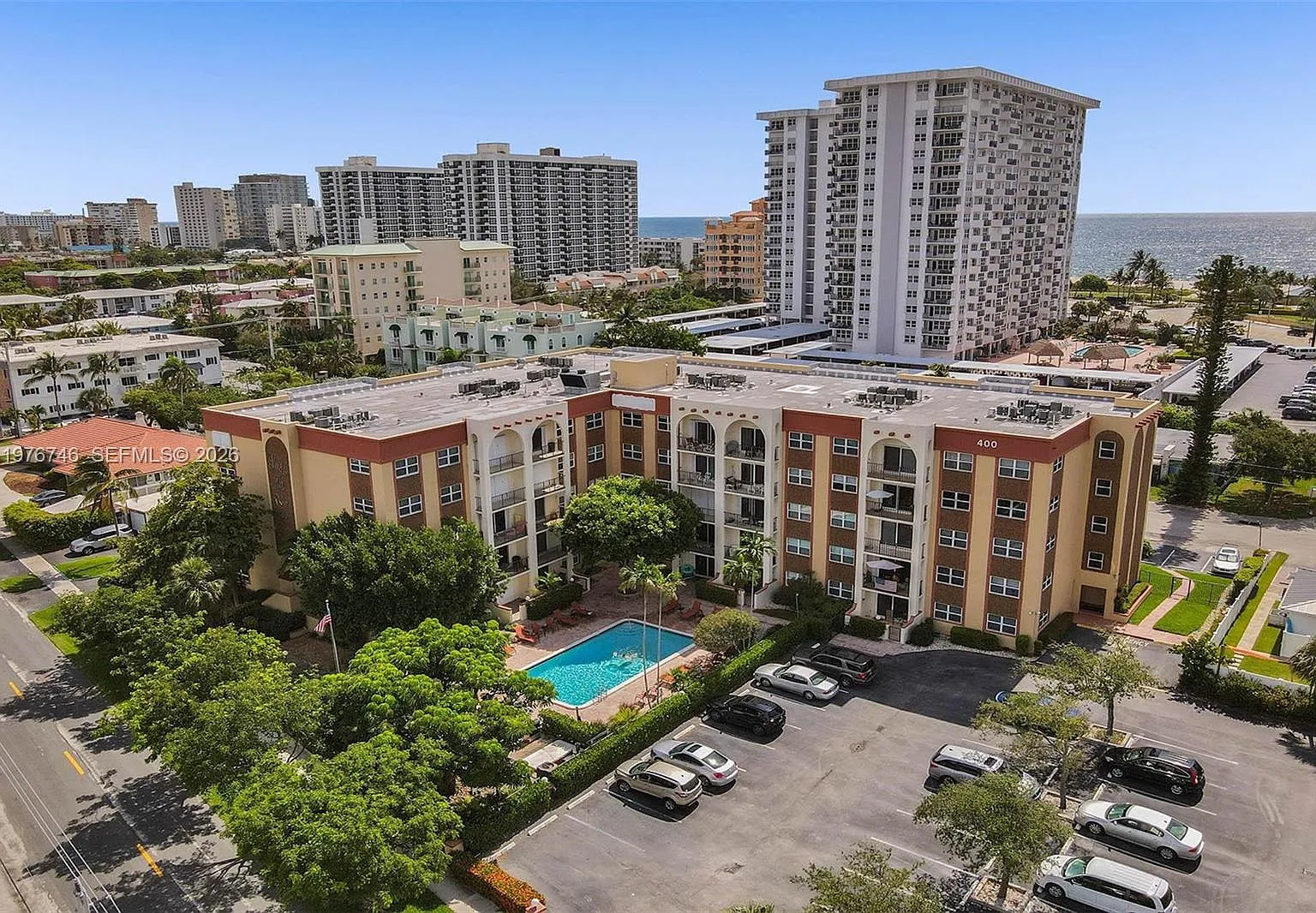 Lado Del Rio Condo — Photo 2