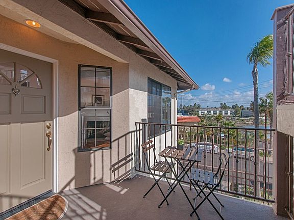 Private entryway
