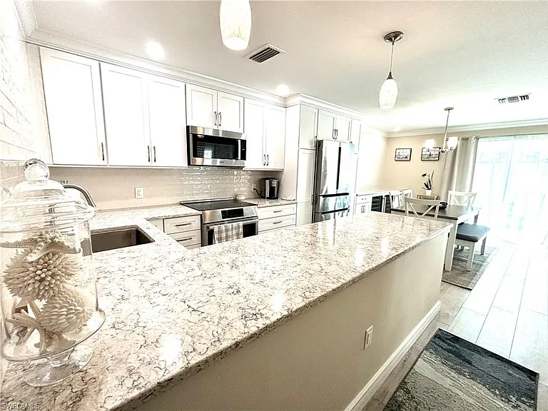 1435 Curlew Ave #1 — Photo 5