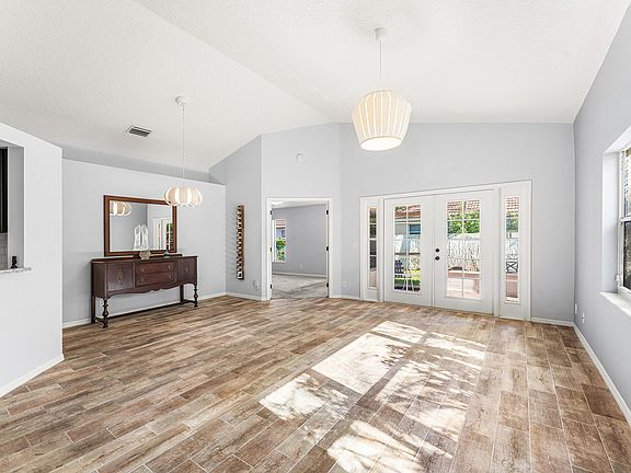 4th image of 2100 Bonisle Circle