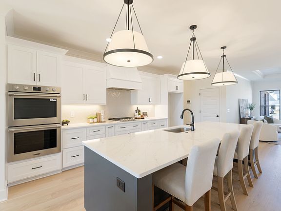 2nd image of 1004 Pheasant Run Ct