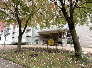 528 Rochester Ave #402, Coquitlam, BC V3K 7A5