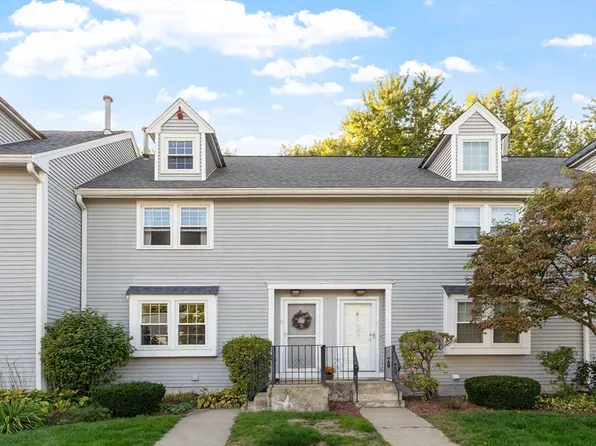 161 Flower Ln APT 5, Dracut, MA 01826