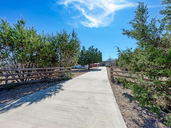 3rd image of 255 Glasscock Rd