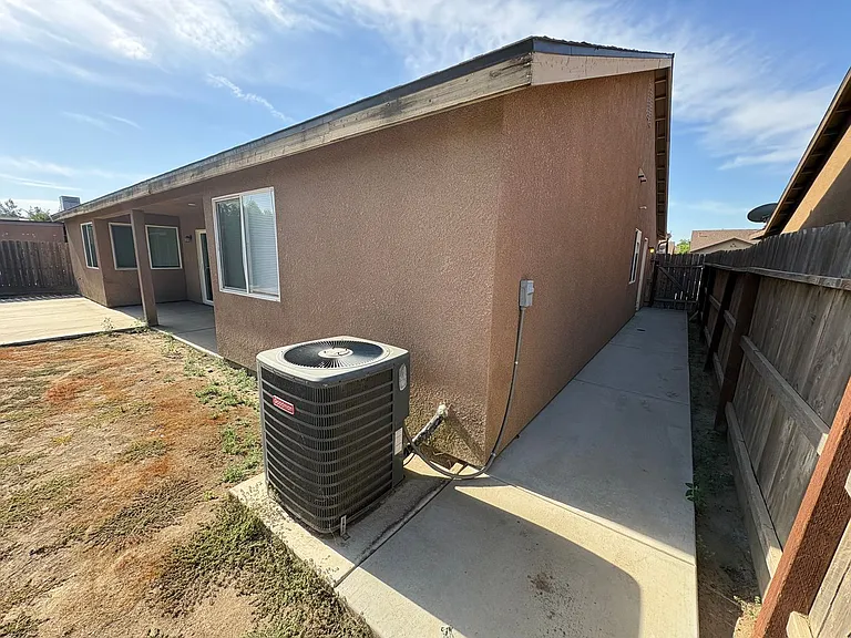 2132 E Sweet Ave — Photo 34