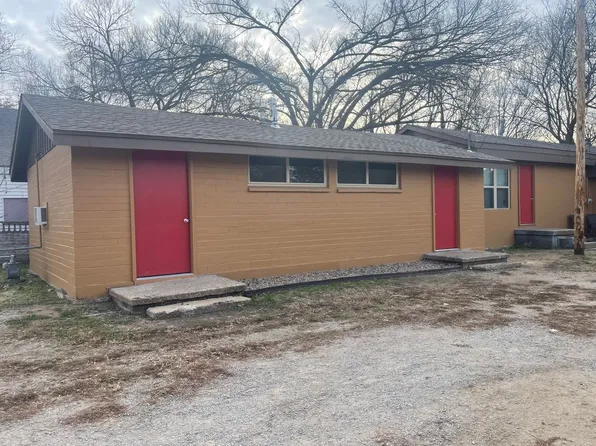 135Choc (Choctaw Apts), 133-135 N Choctaw Ave #135-02, Bartlesville, OK 74003