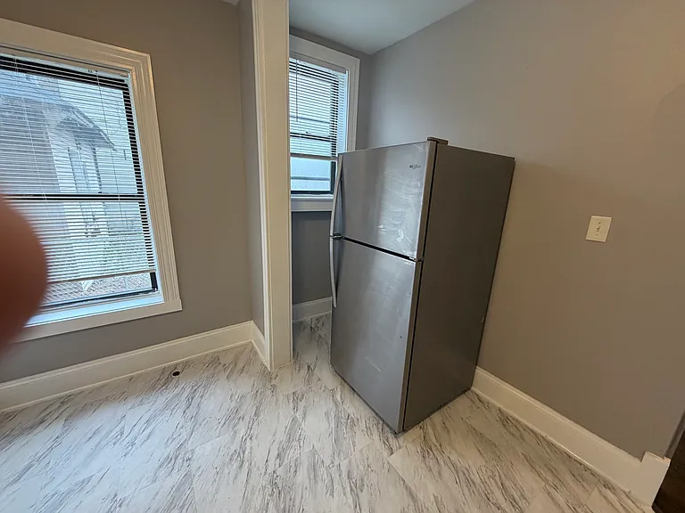 1409 W 81st St #1 — Photo 6