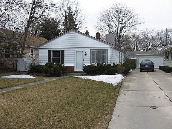 2nd image of 3957 S Lake Dr