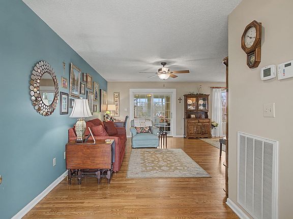 5th image of 397 Canaan Rd