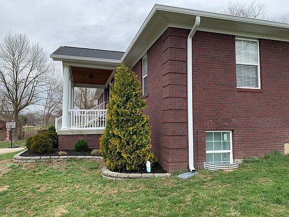 3rd image of 440 Shelbyville Rd