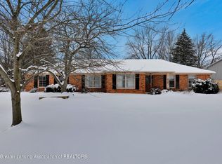 6091 Kings Shire Rd, Grand Blanc, MI 48439