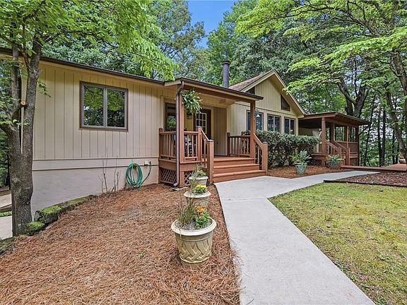 5th image of 925 Horseshoe Bend Rd