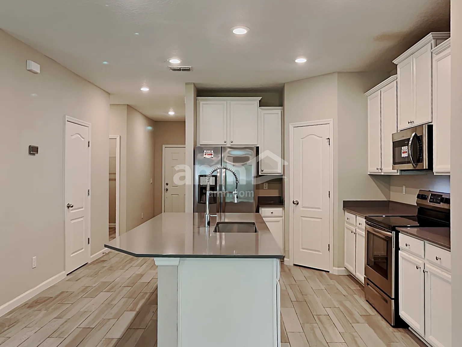 3 bed, 2.0 bath, 1544 sqft, $2,115 — Photo 4