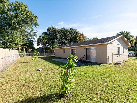 3rd image of 104 San Blas Ct