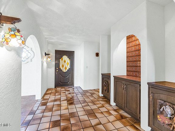 2nd image of 1008 N REVERE --