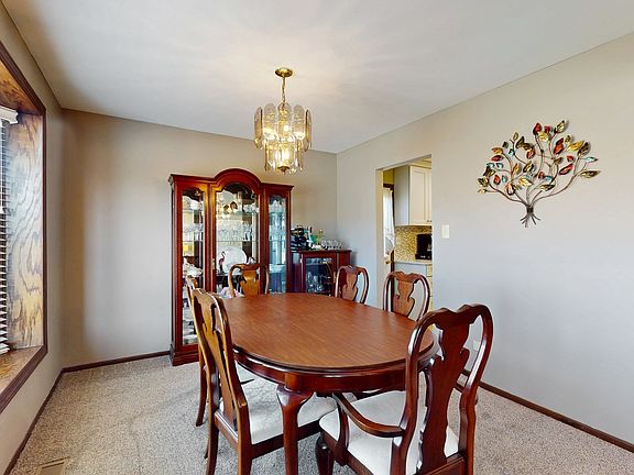 5th image of 16131 Apple Ln