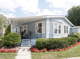 1135 Lakewood Rd, Elgin, IL 60123