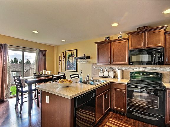 4th image of 20113 18th Avenue Ct E