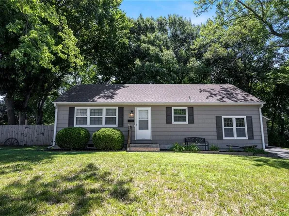 6605 N McGee St, Gladstone, MO 64118