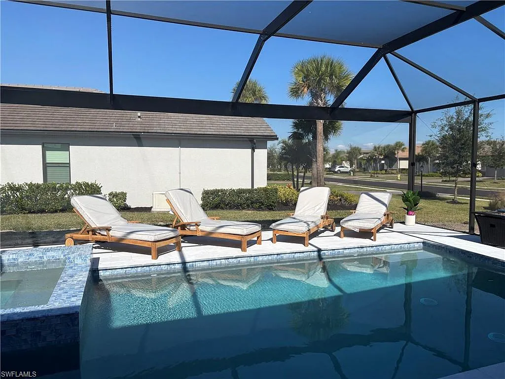 4 bed, 3.0 bath, 2032 sqft, $8,250 — Photo 2