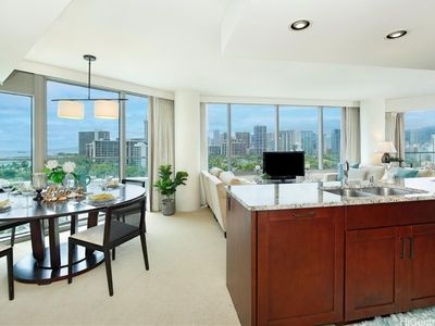 223 Saratoga Rd #1303, Honolulu, HI, 96815