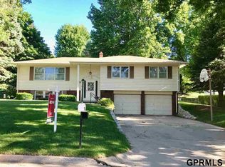 12105 Westover Rd, Omaha, NE 68154