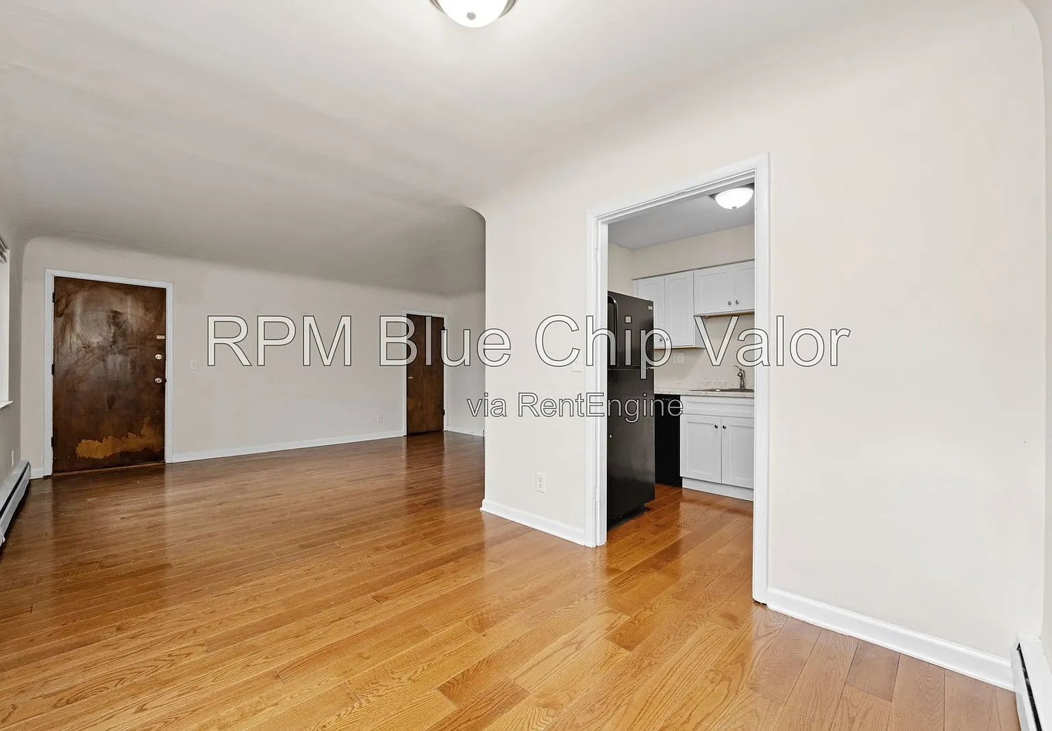 2 bed, 1.0 bath, 850 sqft, $1,350 — Photo 1