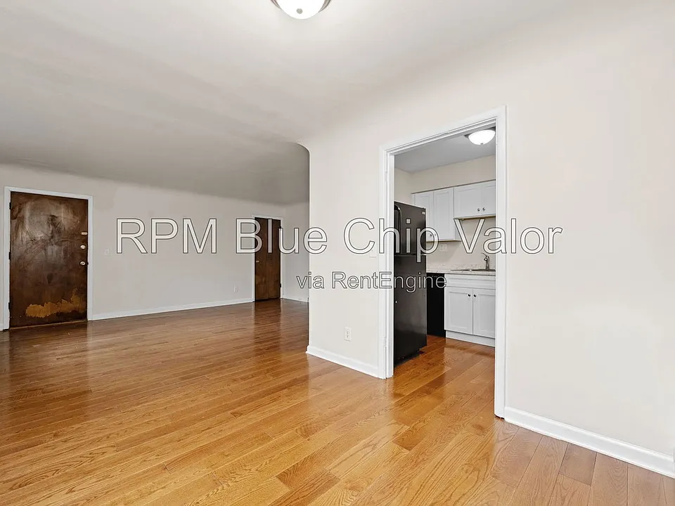 3519 Linwood Ave #2