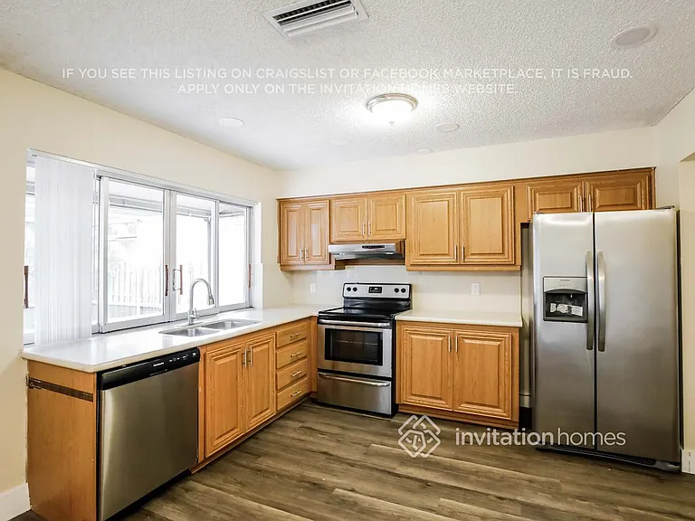 11860 NW 29th Pl — Photo 7