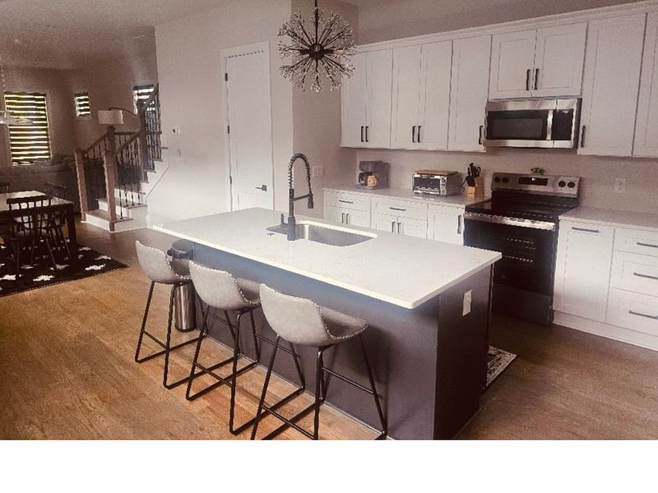 1st image of 1818B Ashton Ave