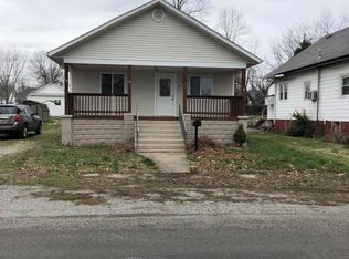 813 S 11th St, Herrin, IL 62948