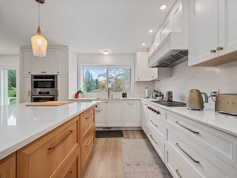 1390 Lawson Ave — Photo 3