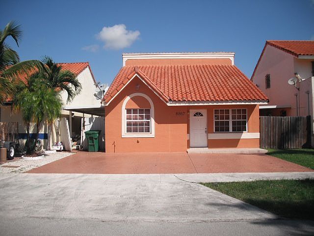 1st image of 8867 NW 108th Ln