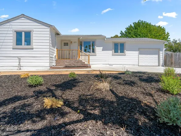 2271 Hemlock Ave, Concord, CA 94520