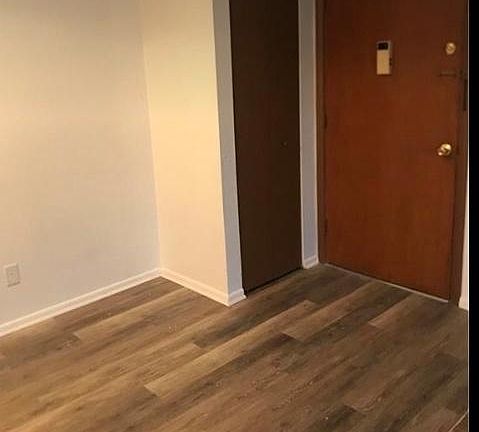 5th image of 15224 Maple Park Dr APT 5