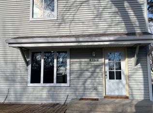 4870 Grenwich Trl N, Oakdale, MN 55128