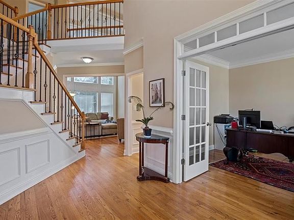 5th image of 415 Tillingham Ct