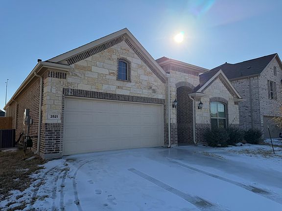 3rd image of 2521 Birchcrest Dr