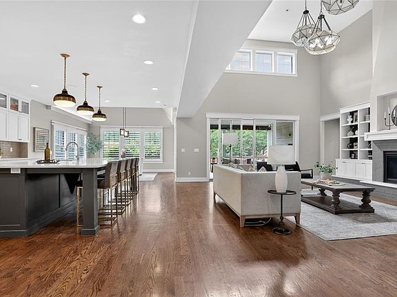 5th image of 2807 W 50th Ter