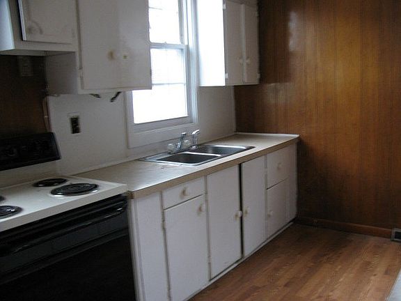 2nd image of 535 Union St