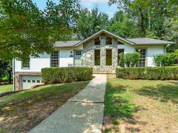 5530 Wood Creek Dr, Pinson, AL 35126