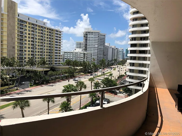 5555 Collins Ave #7T — Photo 3