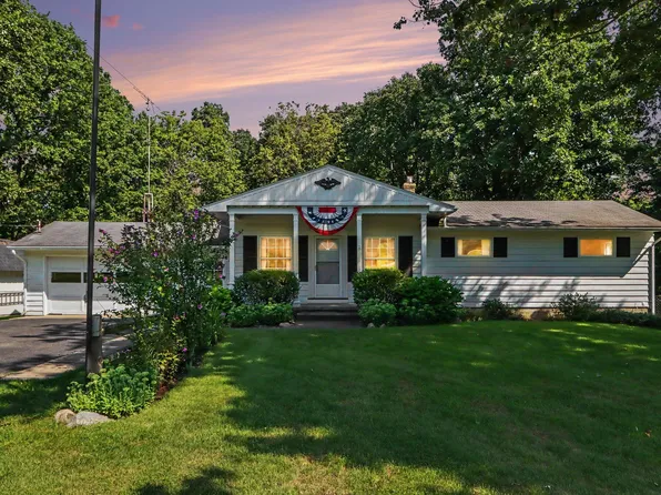 1830 River St, Kalamazoo, MI 49048