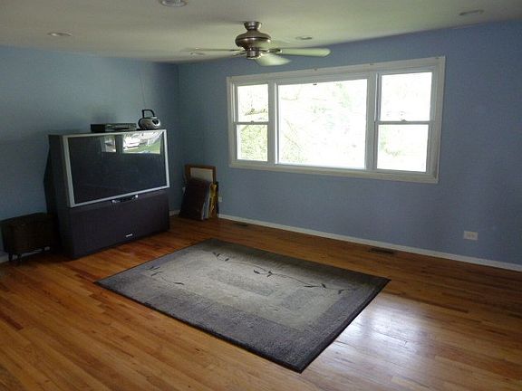 3rd image of 1236 Milton Ln