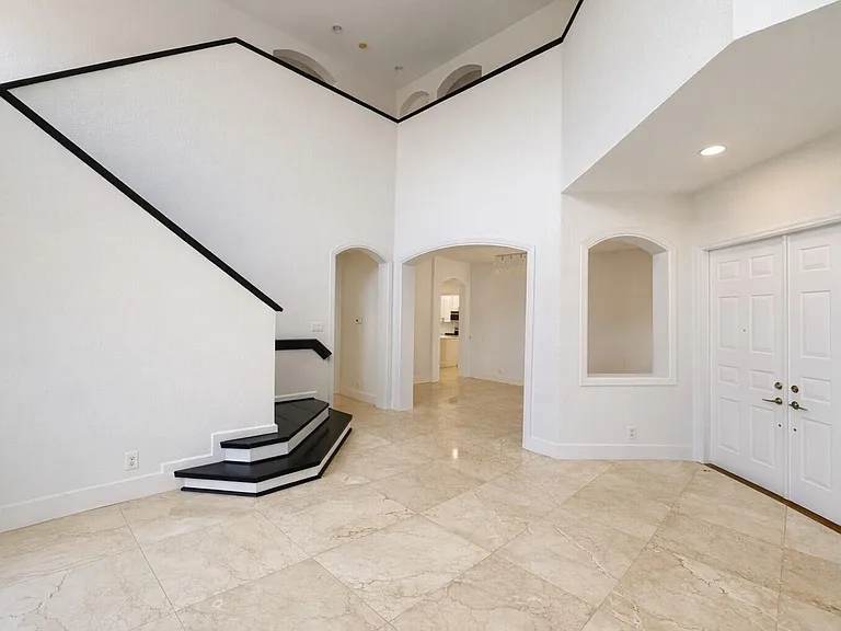 2013 Harbor View Cir — Photo 12
