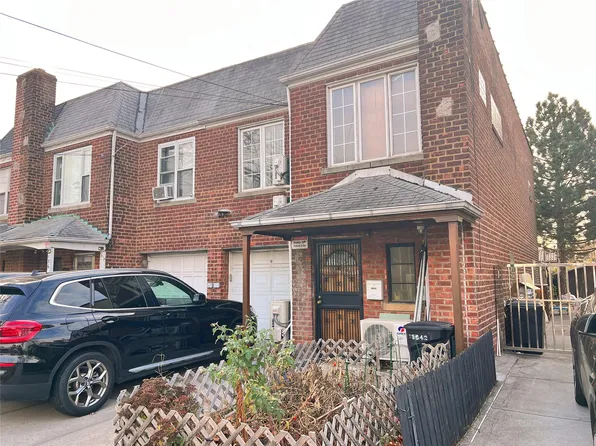 136-42 62 Road, Flushing, NY 11367